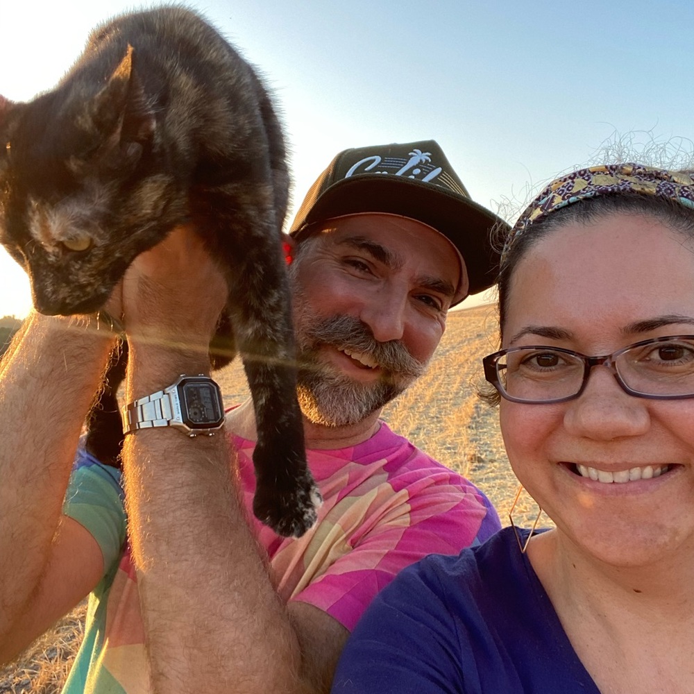 Meet your Poshers, Linda & Dan